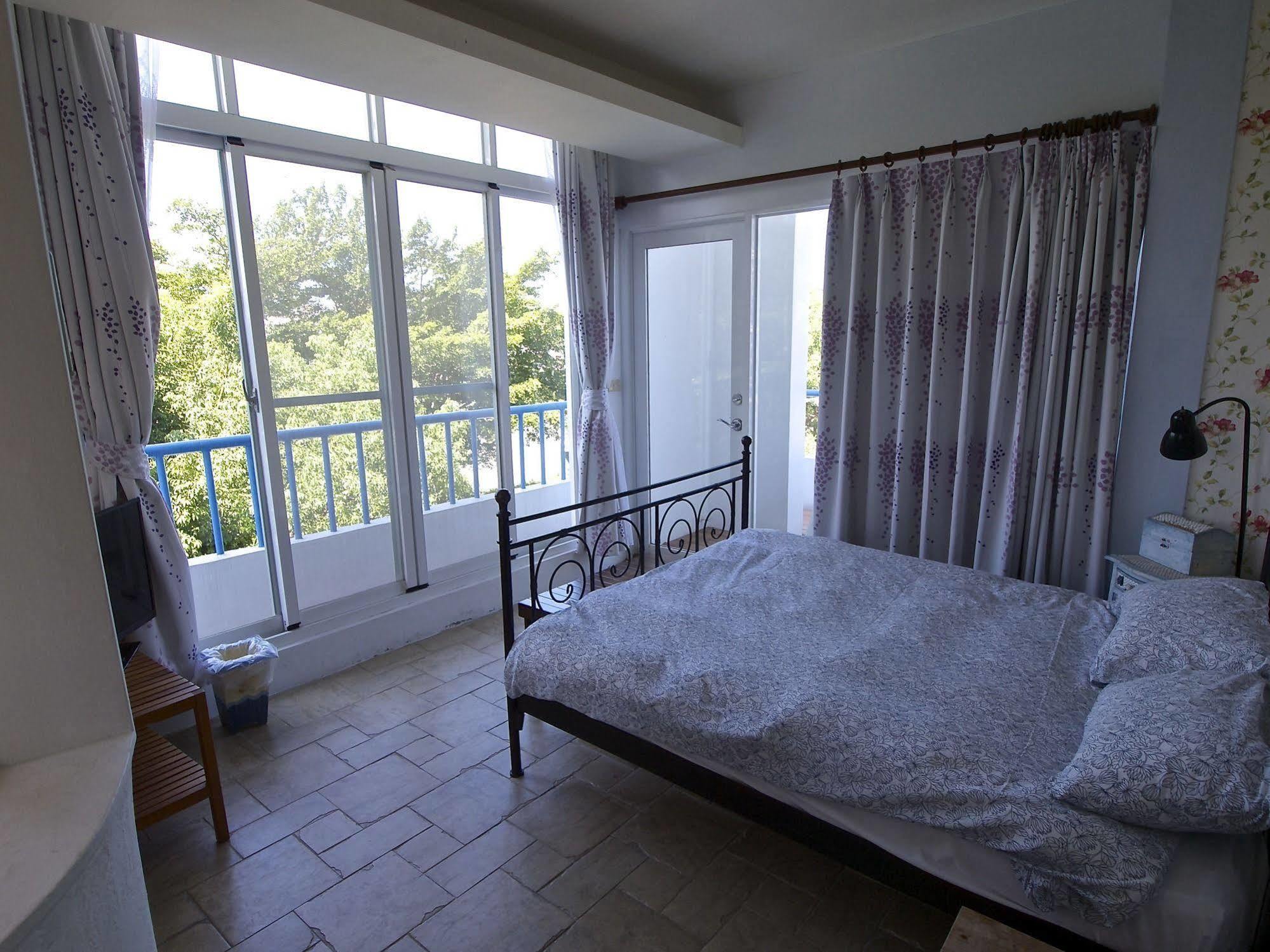 Oia Cafe B&B T'ai-tung Kültér fotó