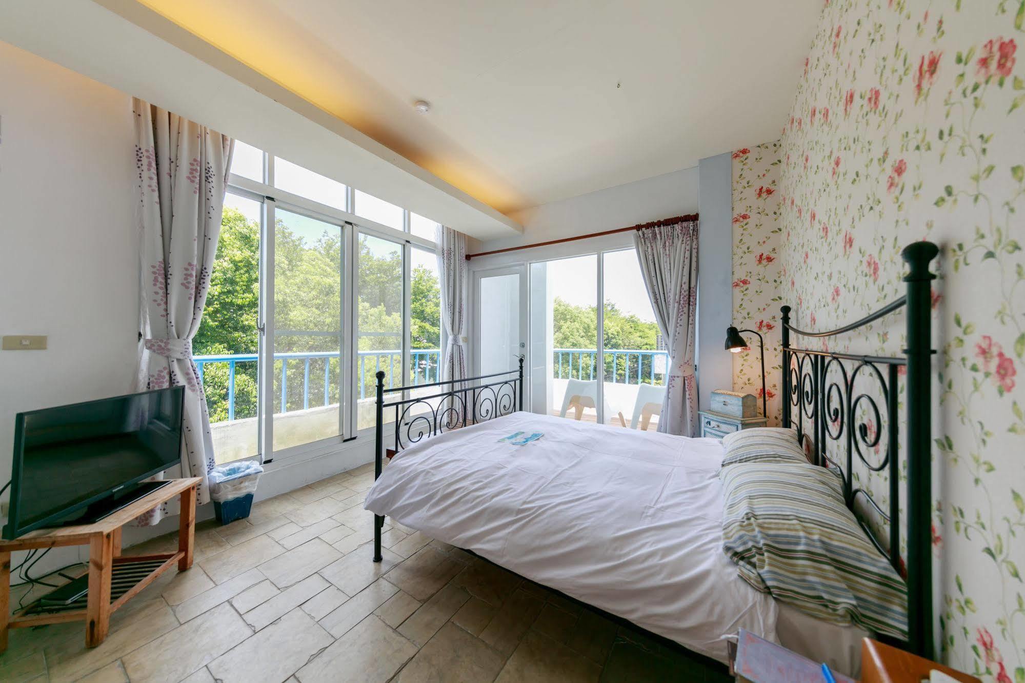 Oia Cafe B&B T'ai-tung Kültér fotó