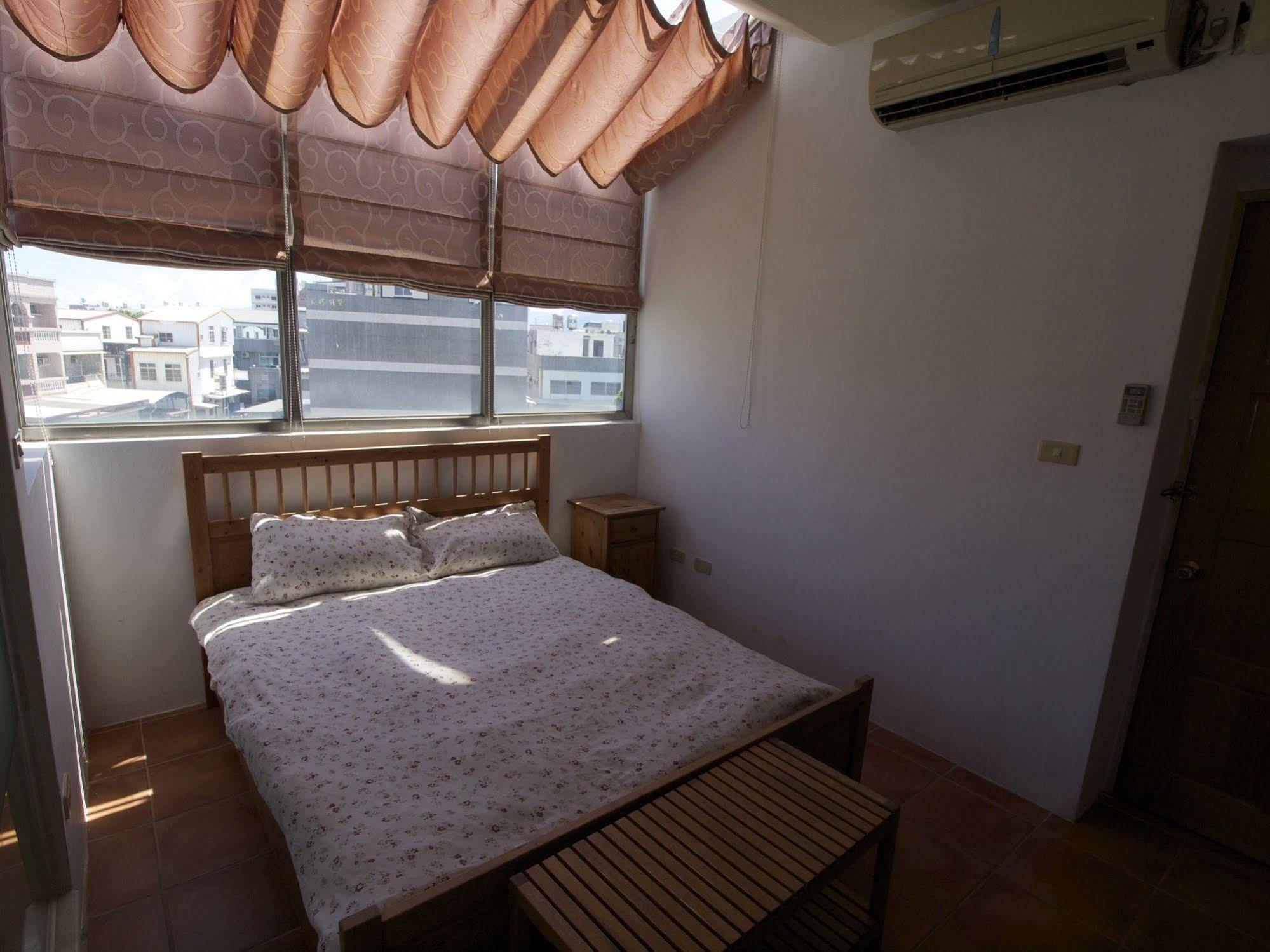 Oia Cafe B&B T'ai-tung Kültér fotó