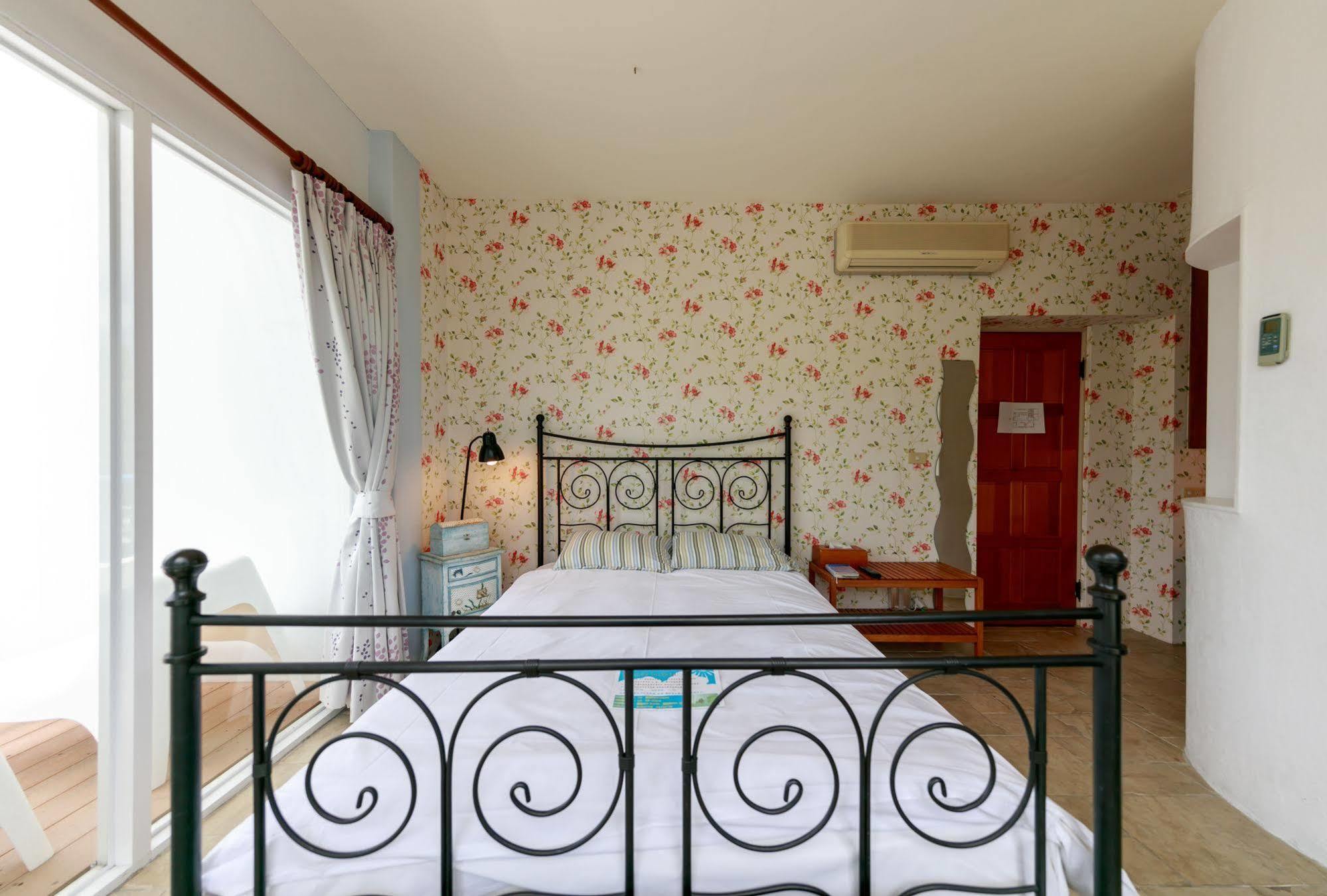 Oia Cafe B&B T'ai-tung Kültér fotó